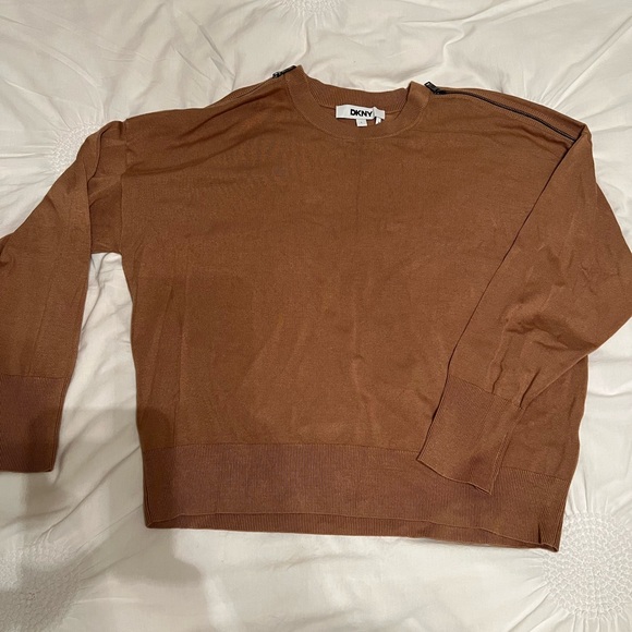 Dkny Sweaters - Women’s DKNY Zip Trim Sweater in Khaki size large.